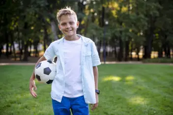 Casting dla chłopc&oacute;w o blond włosach do serialu