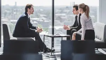 Na plan do serialu  poszukujemy eleganckich kobiet i mężczyzn