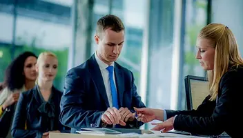 Szukamy  osobo jako pracownikow banku oraz klientow banku